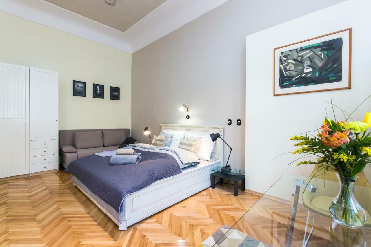 Apartment Nebovidy I - Historic Centre - Terrace - Air Conditioning Praha Eksteriør bilde